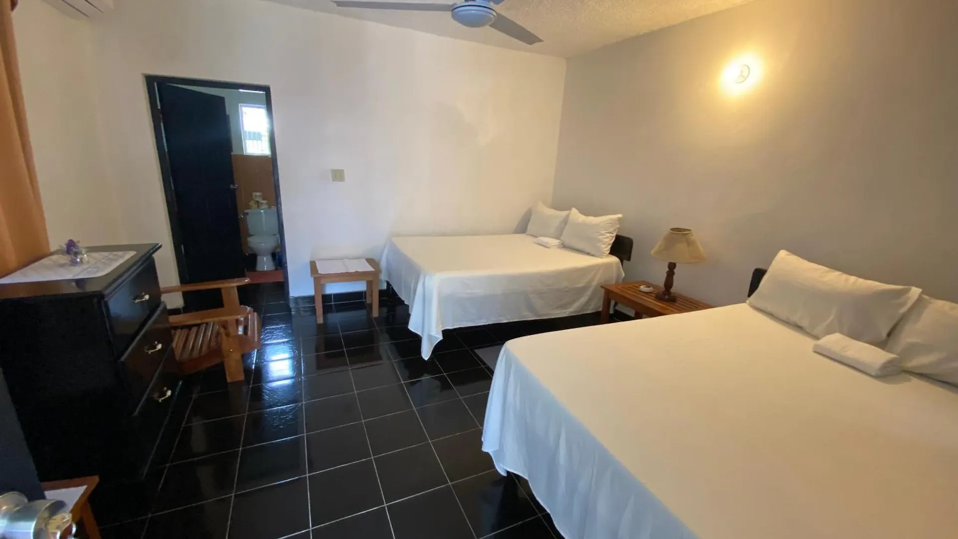 Westport Cottage Negril Hotel